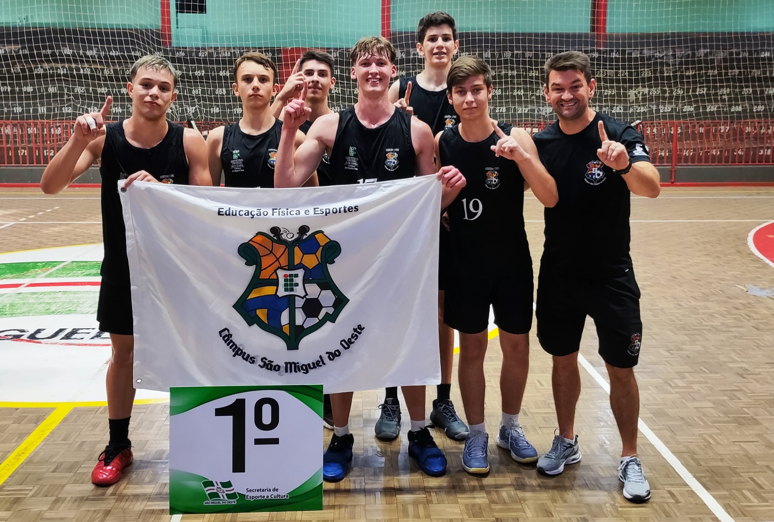 O time de basquete masculino do Câmpus SMO já havia conquistado vaga para a etapa estadual no mês de março