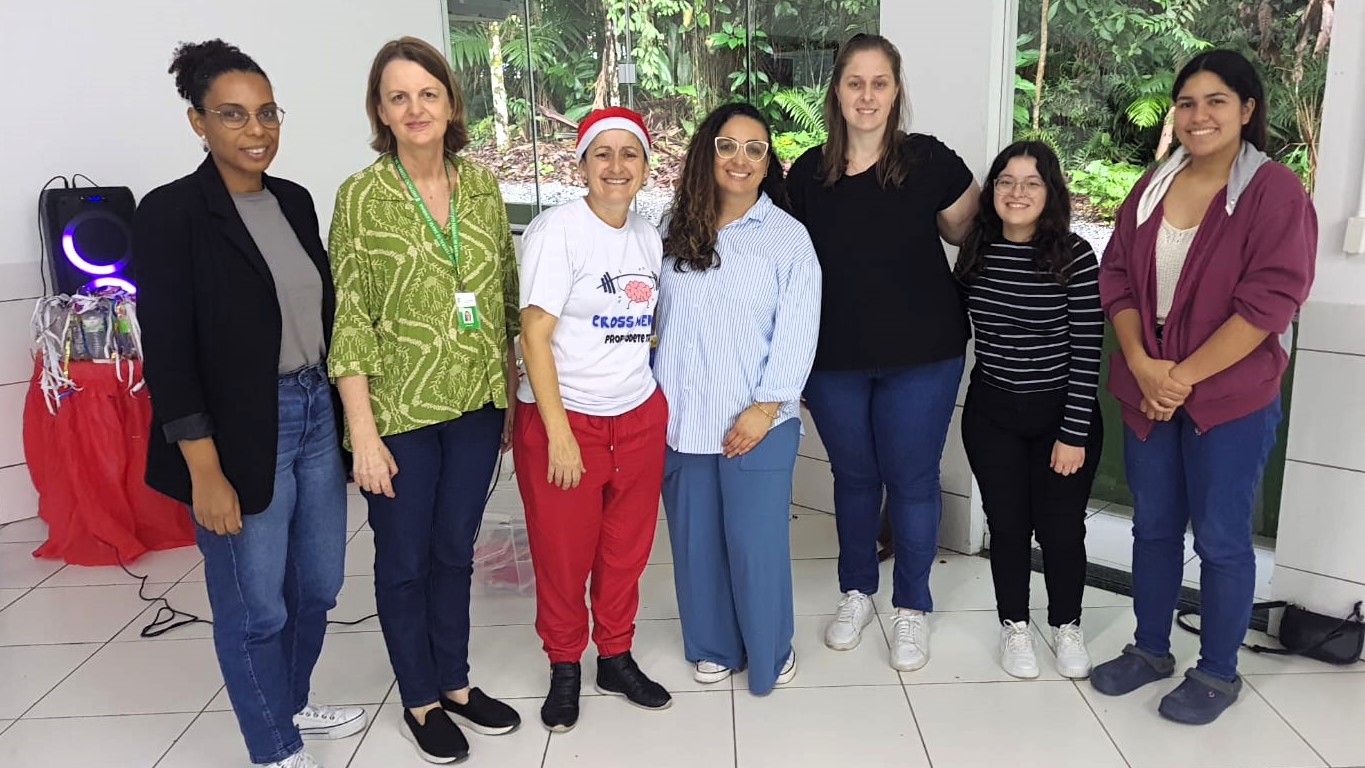 Equipe do IFSC com coordenação dos CRAS e do projeto Cross Mental