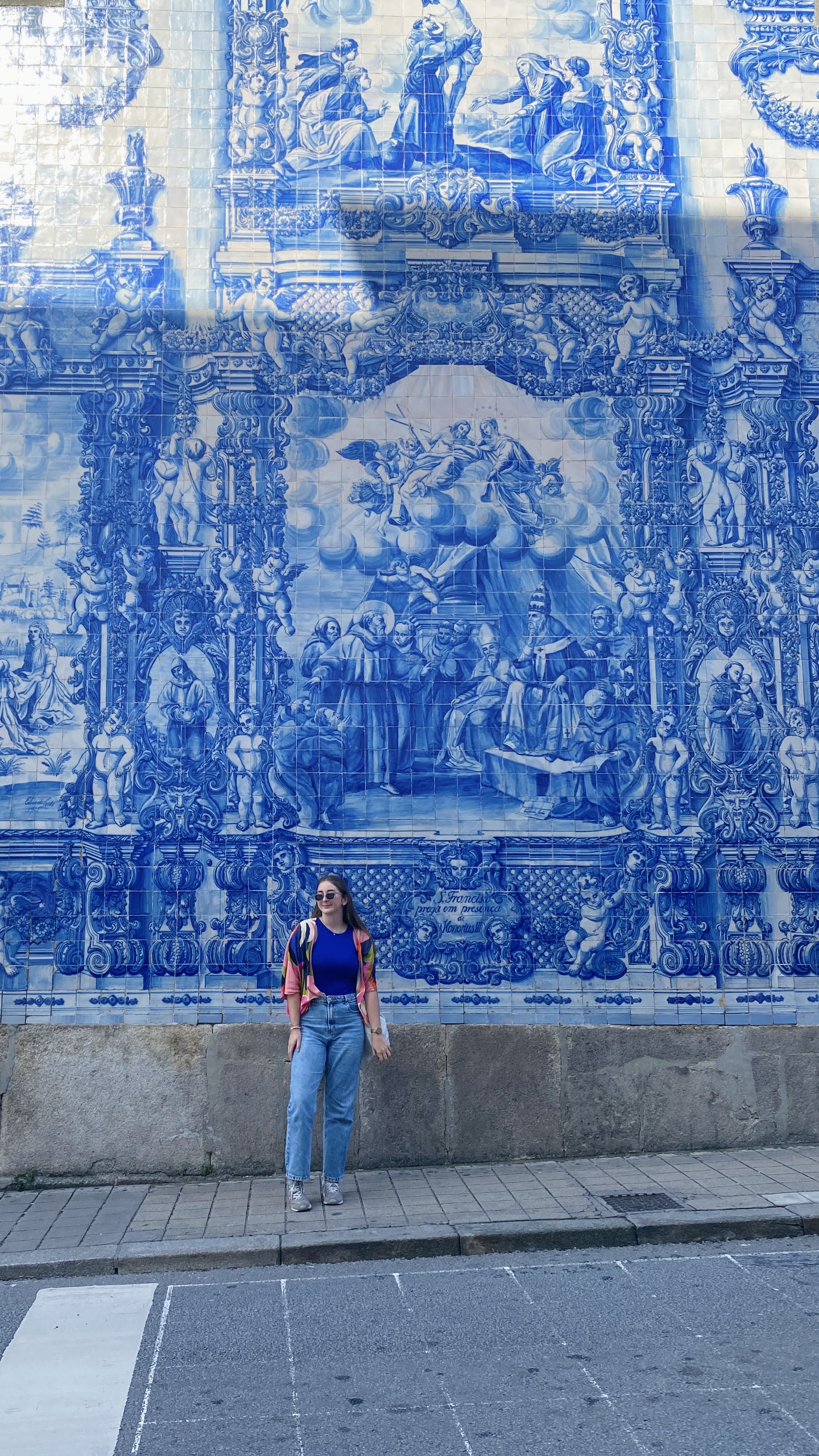 Luiza Antes de Salves, do Câmpus Florianópolis, em intercâmbio na cidade de Porto, em Portugal.